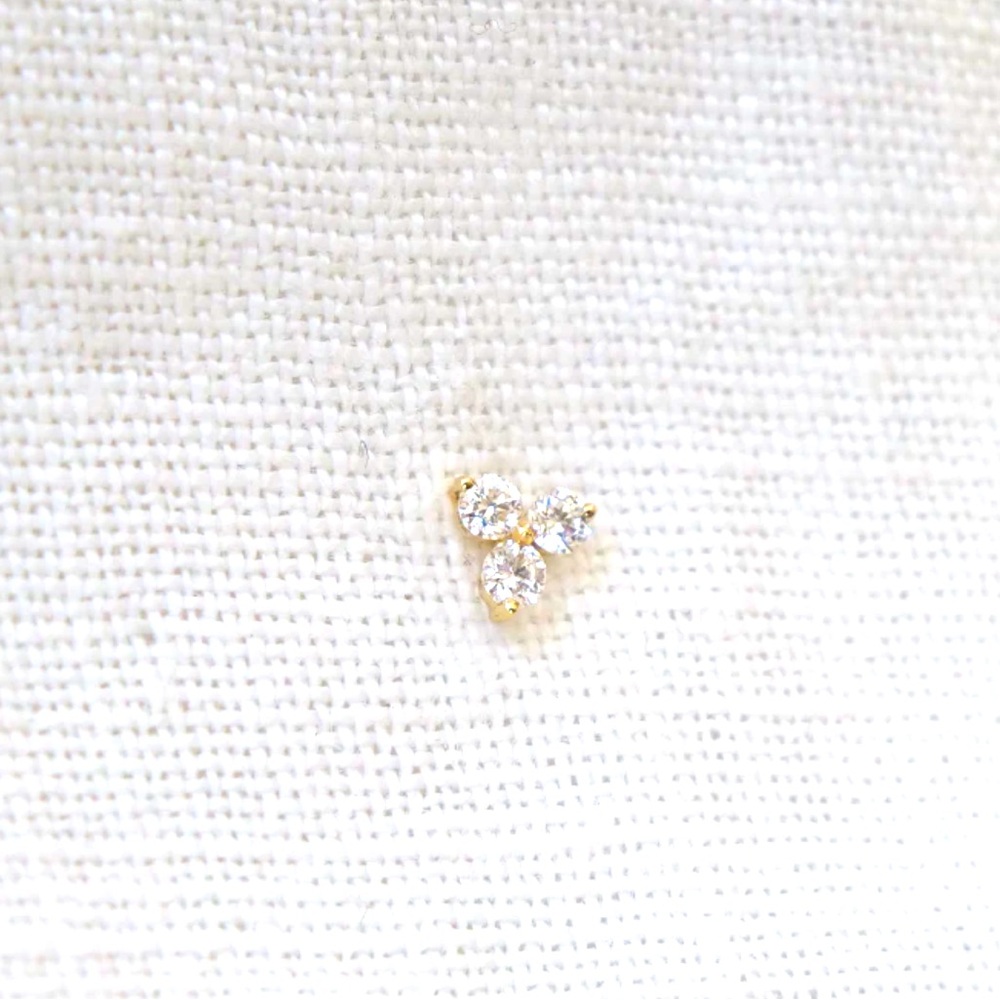 14kt diamond earring